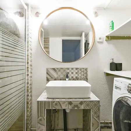 Apartment Large And Calm Flat In The Heart Of - Welkeys
